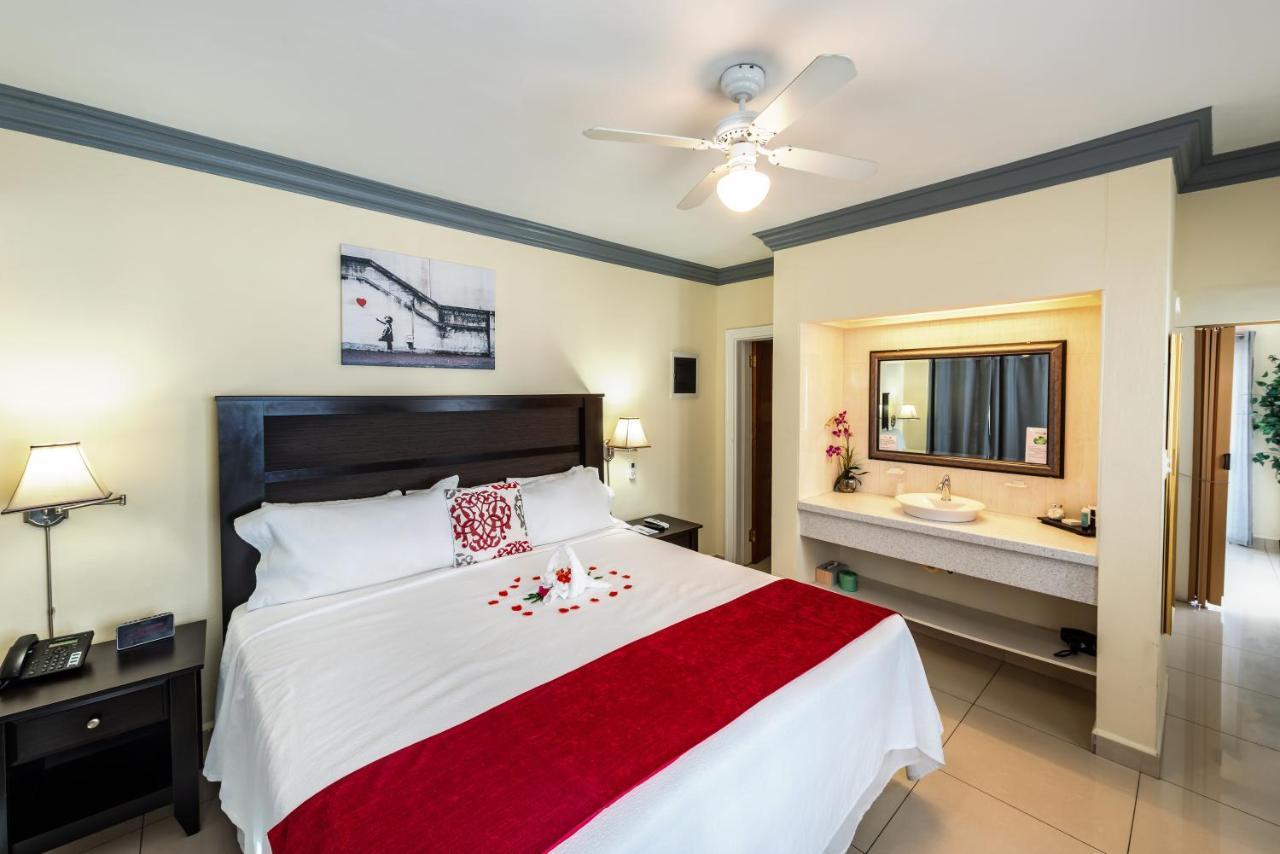 Baker'S Suites Simpson Bay Exterior foto